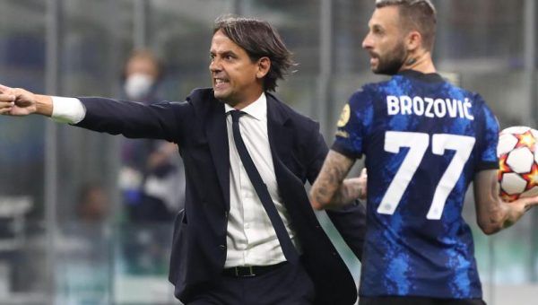 Simone Inzaghi, entrenador del Inter, da positivo