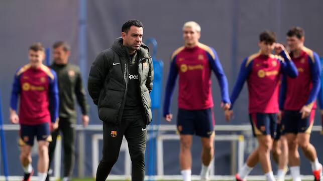 Xavi medita un cambio de plan a la fuerza